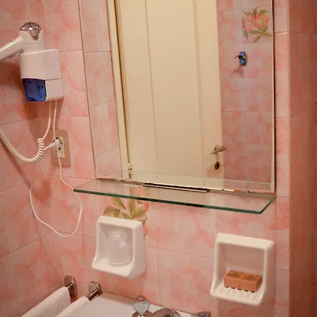 オテル サリエリ 3*