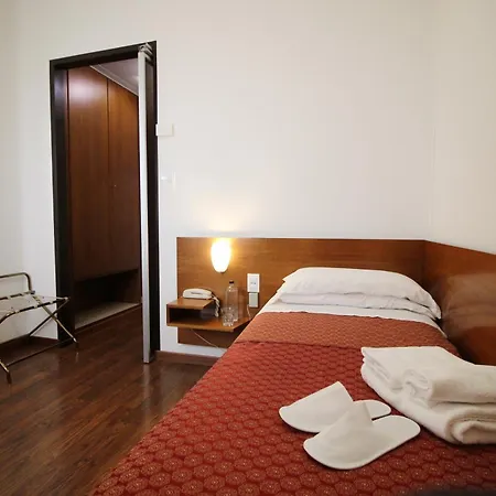 オテル サリエリ 3*